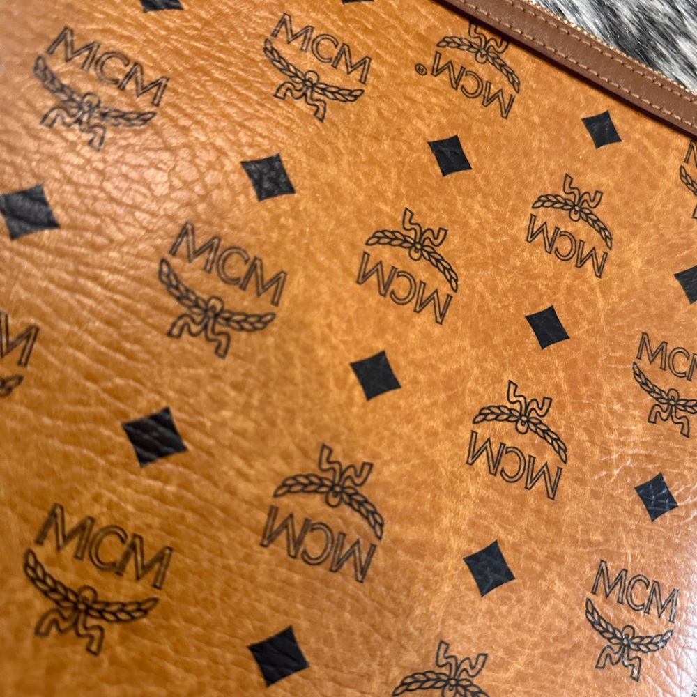 MCM Pouch in Visetos Original - Picture 2 of 10